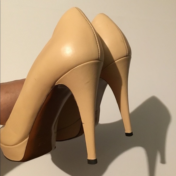 GUCCI - Picture 8 of 16